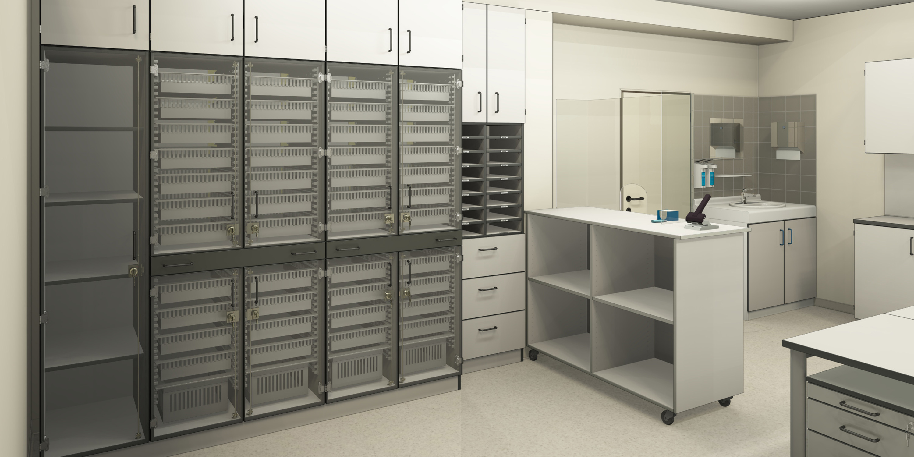 Offene Medikamentenschrankanlage mit Einsatzsystemen und Auszügen für schnellen Zugriff im Stationsalltag