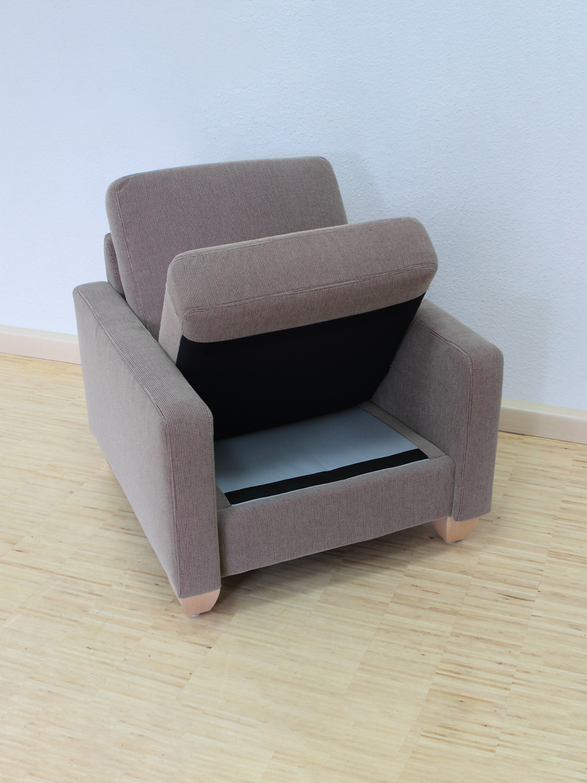 Lose Sitz- und Rückenkissen der Polsterserie Milo mit Klettbefestigung und integrierter Nässeschutzwanne