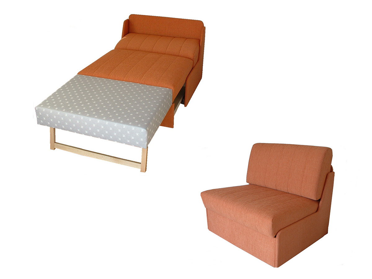 Schlafsofa Helga in orangefarbenem Stoffbezug als Sessel und ausgezogene Bettversion